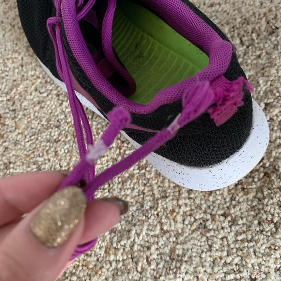 Custom Nike Roshe Shoes - Picture 4 of 4